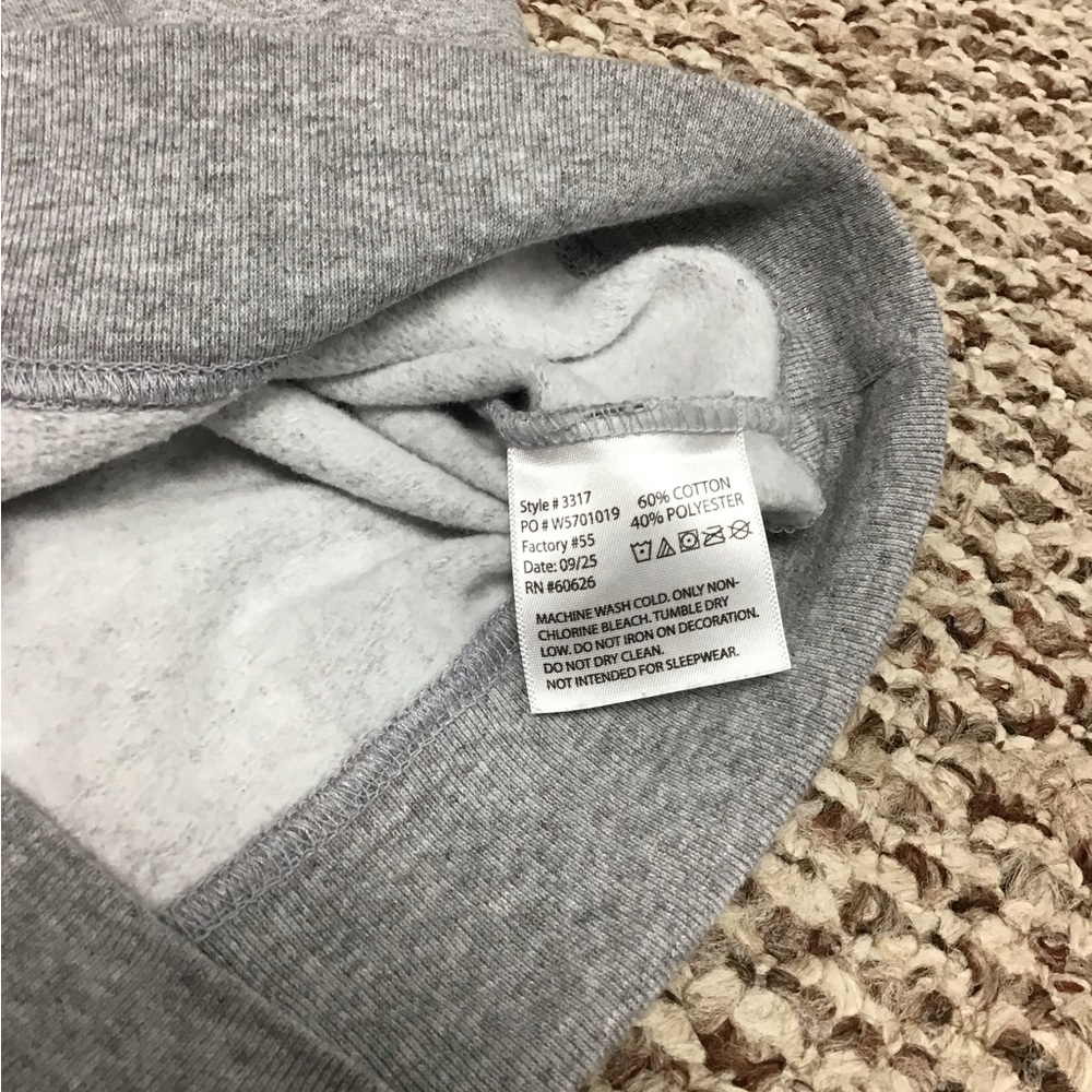 Sweatshirt - Picture 5 of 5